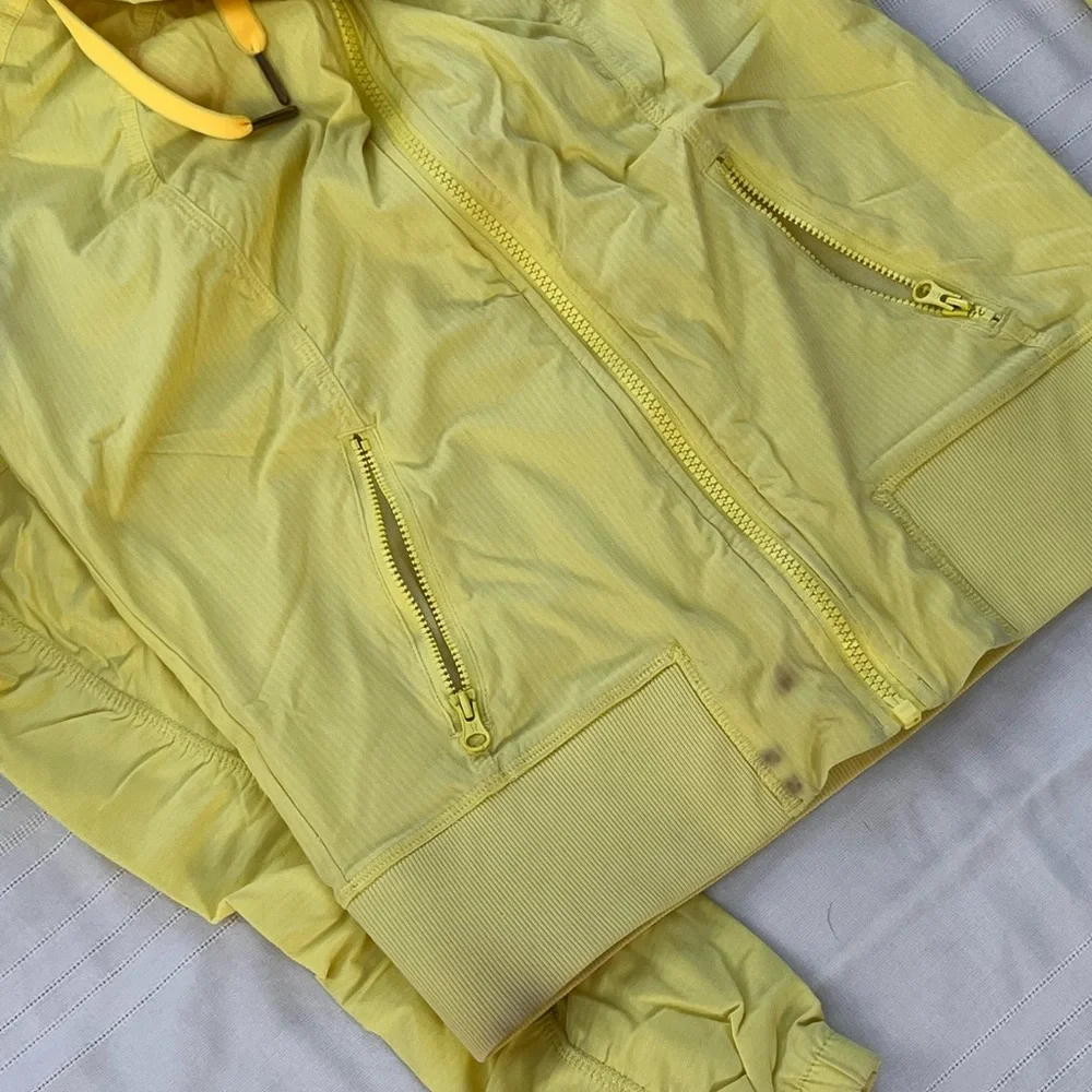 Lululemon street to studio hooded Jacket size 4